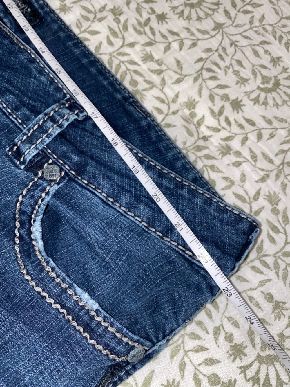 Silver‎ Jeans Suki Mid-Rise Dark Indigo Bootcut Jeans